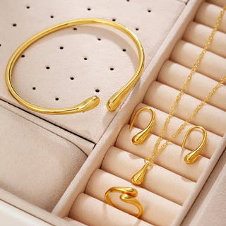 Gold Pendant Jewelry Set